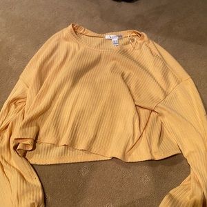 Cropped long sleeve shirt